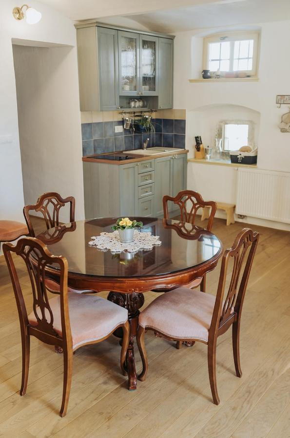Apartments Mozinetova Hisa Sentjost nad Horjulom 外观 照片